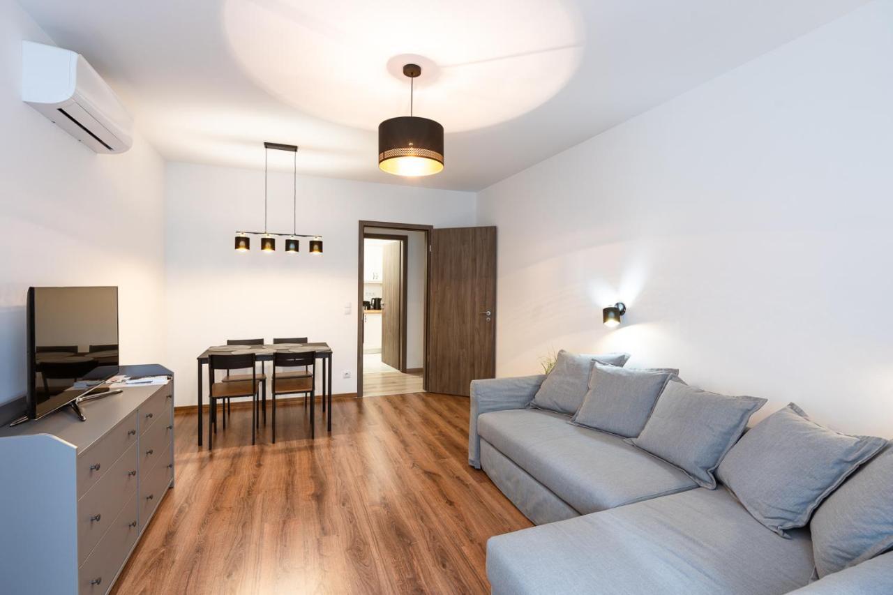Modern & Newly Built Apartment With Private Garage Budapeste Exterior foto