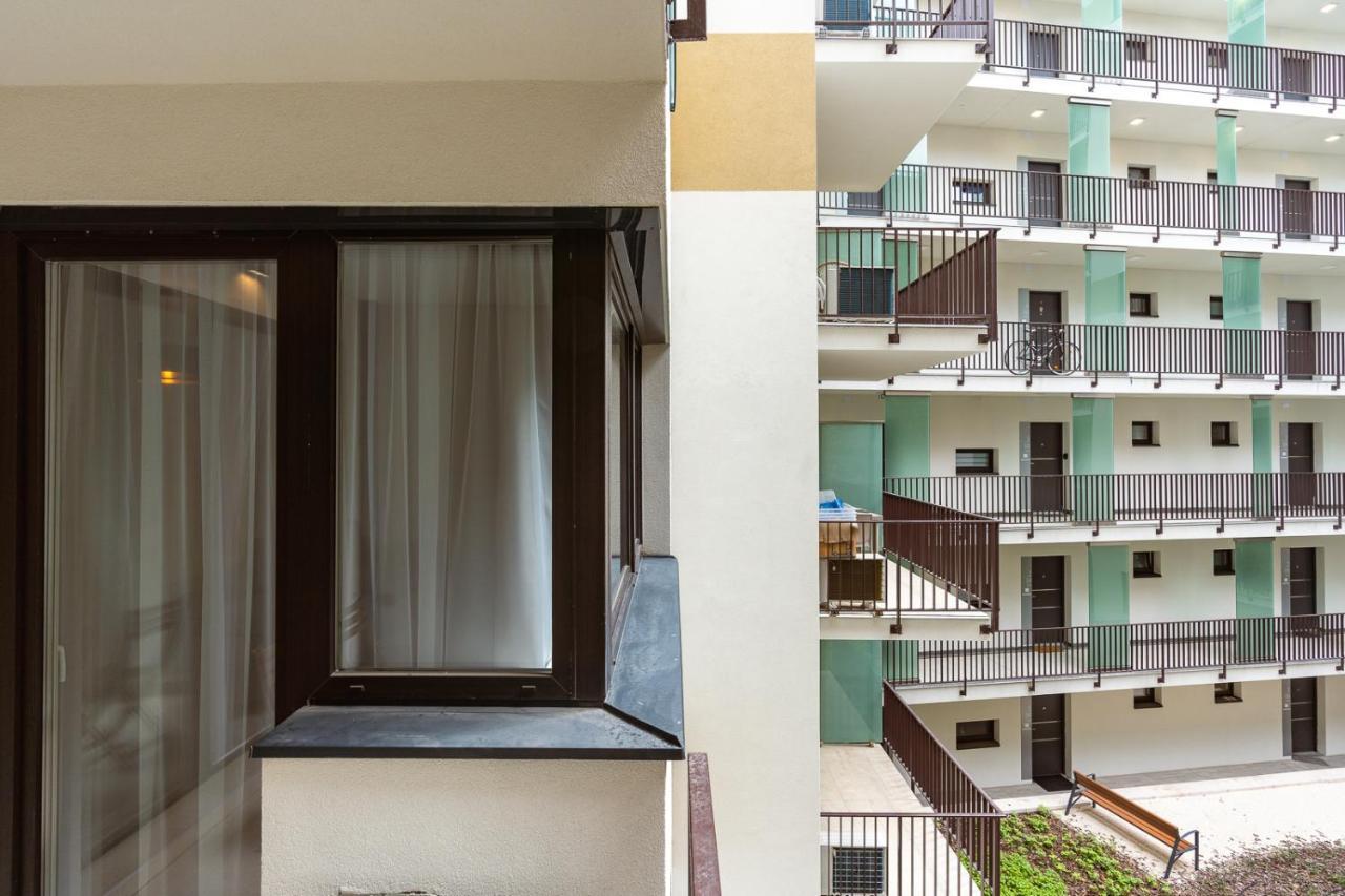 Modern & Newly Built Apartment With Private Garage Budapeste Exterior foto